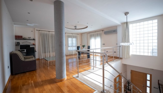 Resale - Detached Villa - Avileses