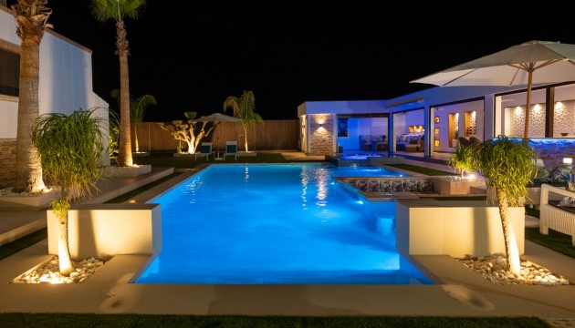 Resale - Detached Villa - Avileses