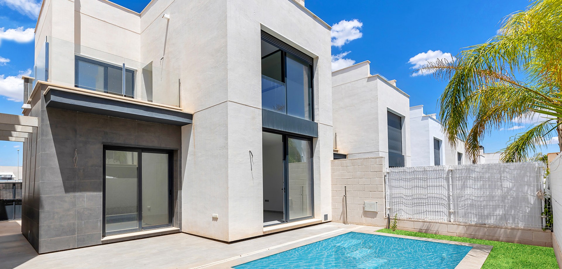 House in Villamartin - view 1