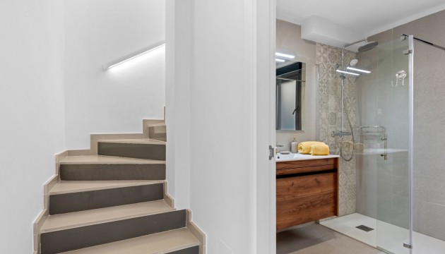 Begagnad - Parhus - La Marina