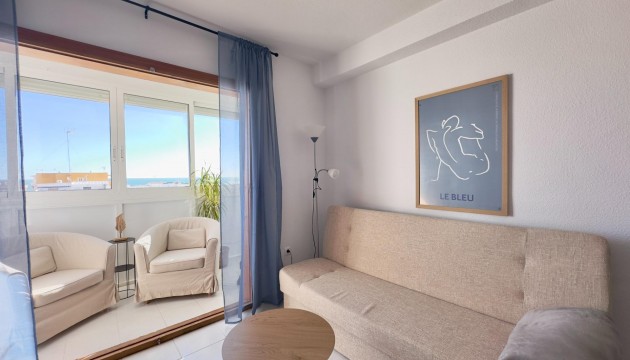 Begagnad - Studio - Torrevieja