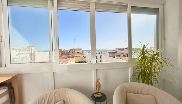 Begagnad - Studio - Torrevieja