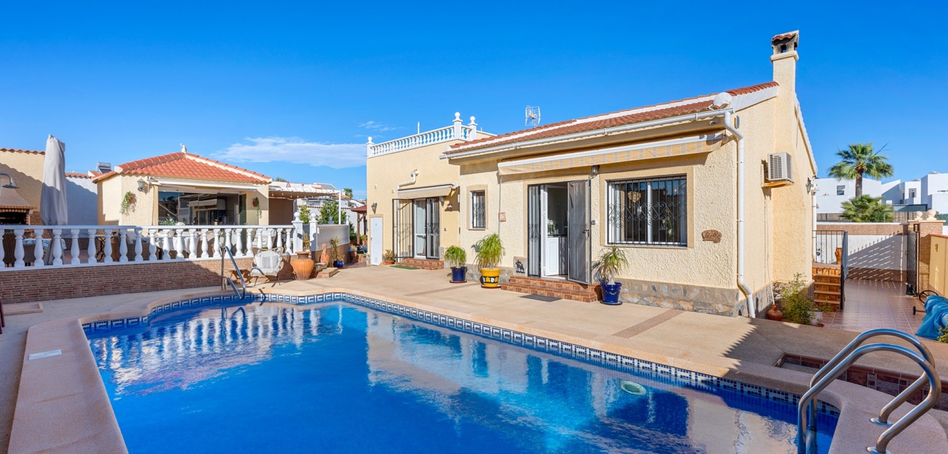 House in Dona Pepa - view 1