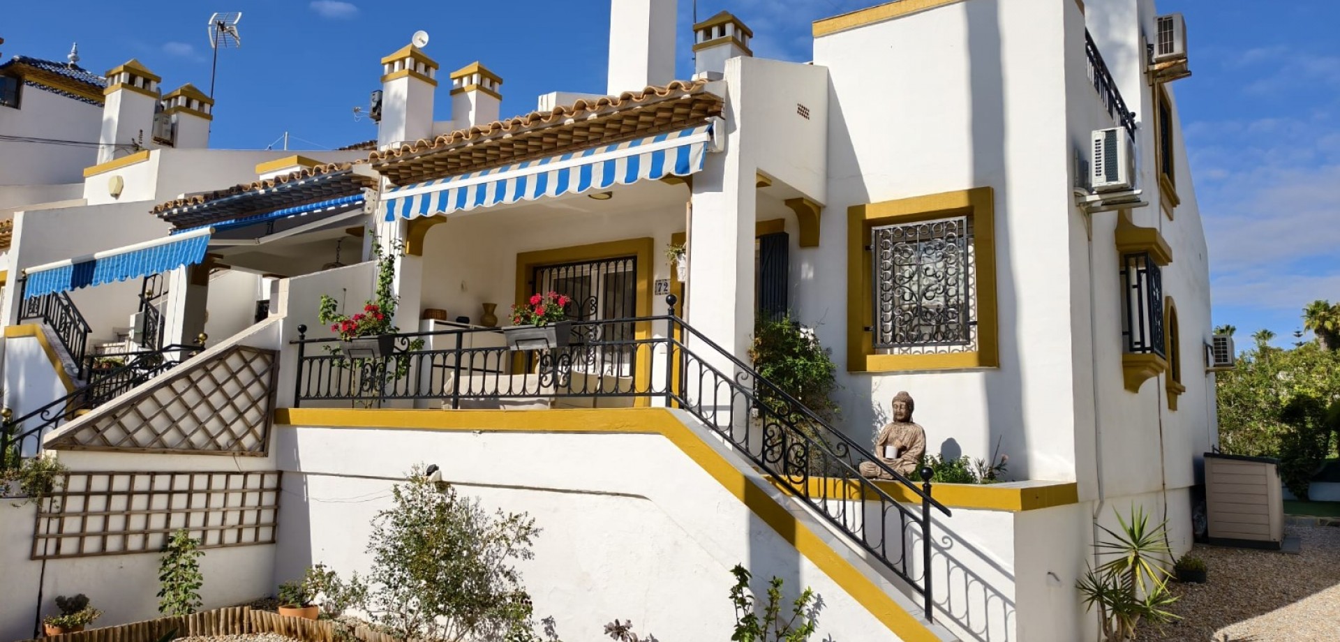 House in Villamartin - view 1