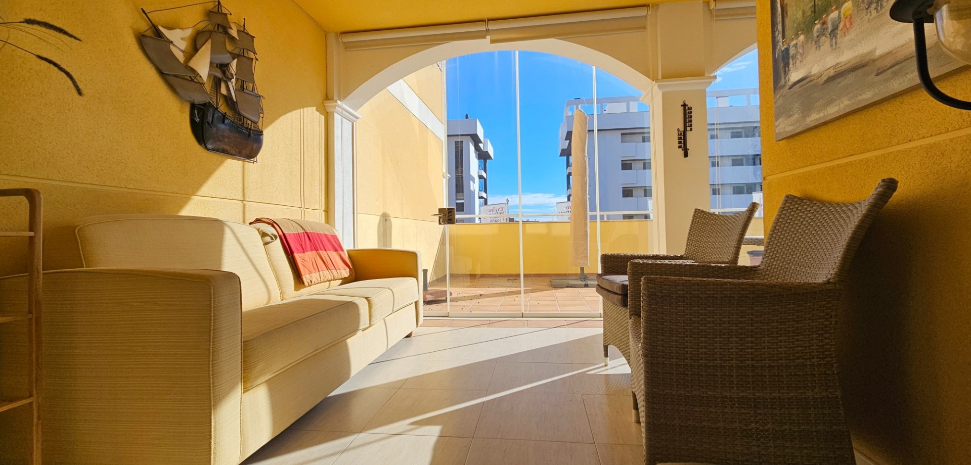 Apartment in Torrevieja - Image 2