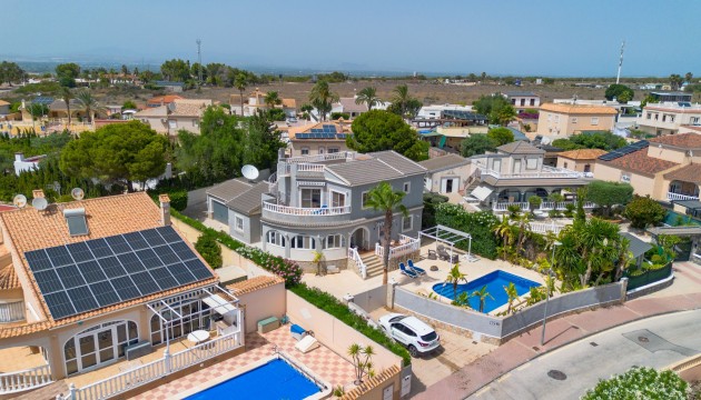 Resale - Detached Villa - La Marina