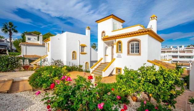 Resale - Detached Villa - Orihuela Costa - Villamartín