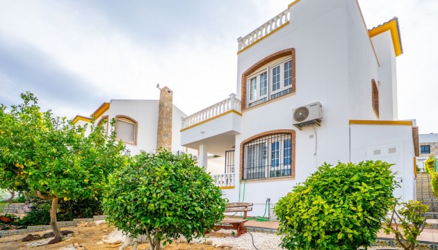 Resale - Detached Villa - Orihuela Costa - Villamartín