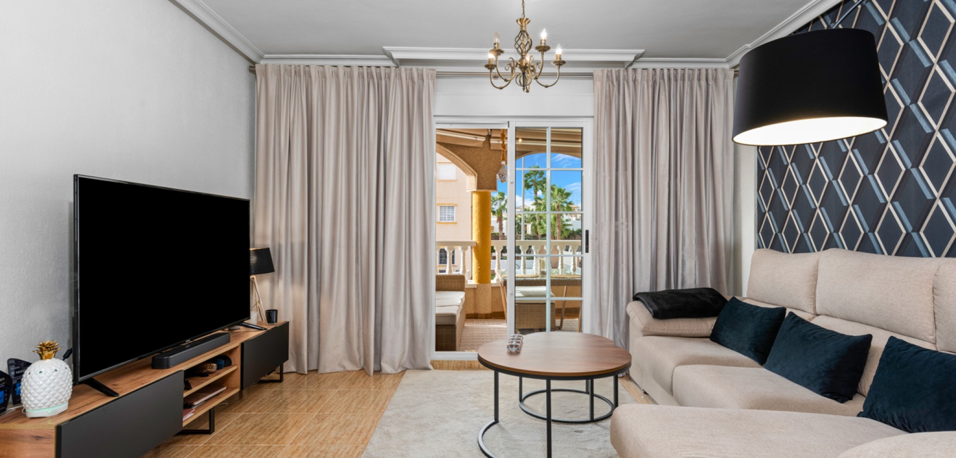 Apartment in Villamartin - view 1