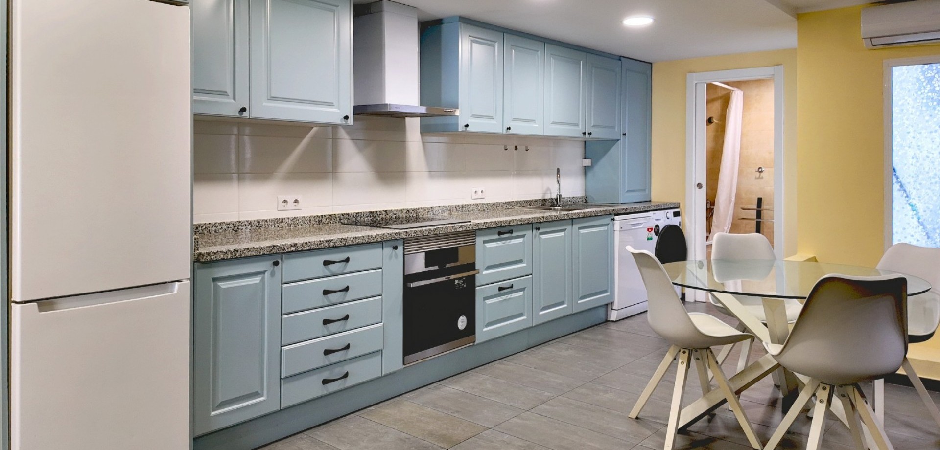 Apartment in Alicante - view 1