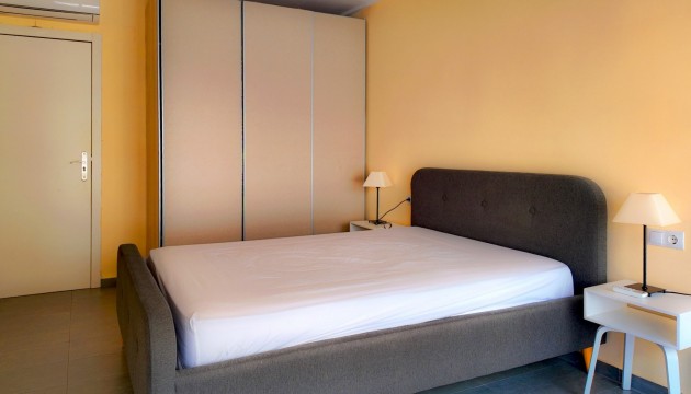 Resale - Apartment - Alicante