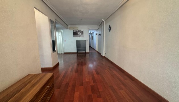 Resale - Apartment - Torrevieja - El Acequión - Los Náufragos
