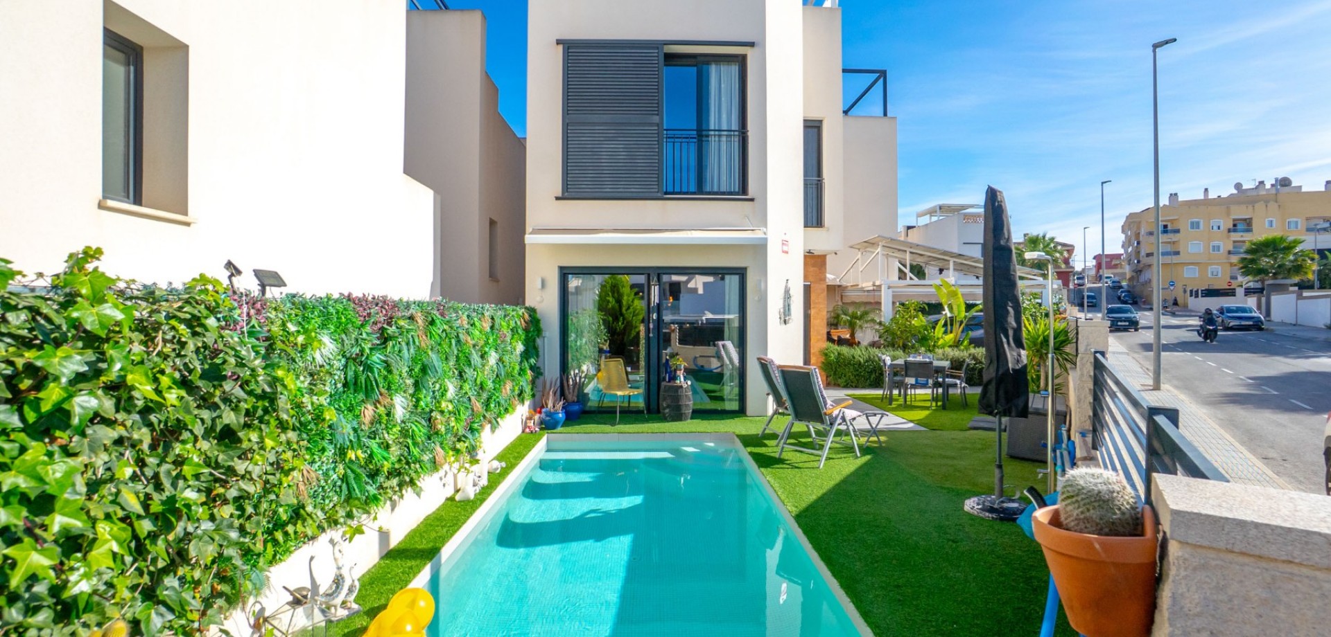 House in Benijofar - view 1