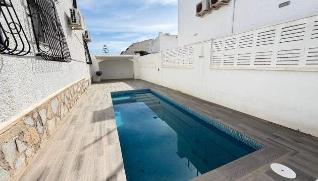 Resale - Detached Villa - Orihuela Costa - Villamartín
