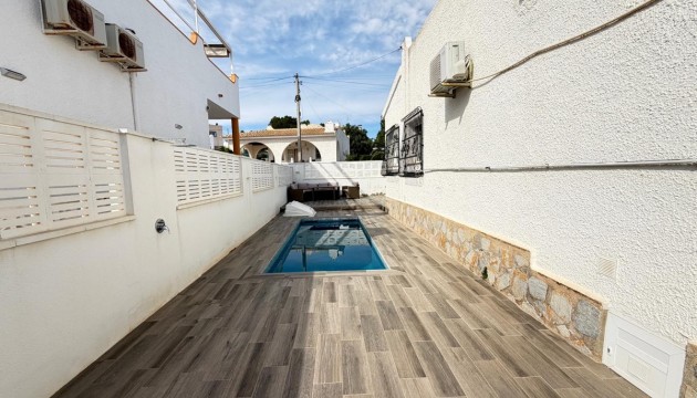 Resale - Detached Villa - Orihuela Costa - Villamartín