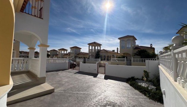 Перепродажа - отдельная вилла - Algorfa