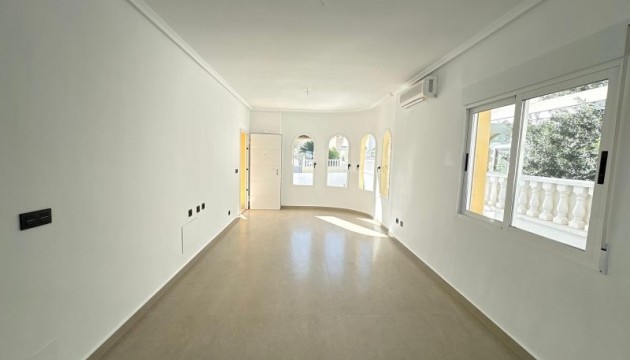 Перепродажа - отдельная вилла - Algorfa