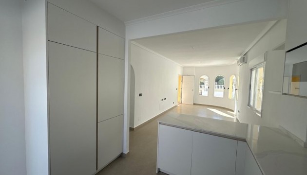 Перепродажа - отдельная вилла - Algorfa