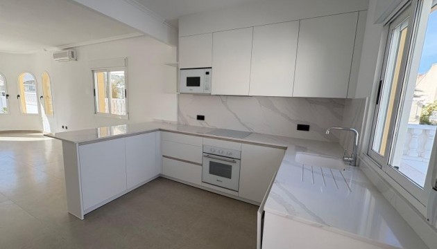 Перепродажа - отдельная вилла - Algorfa