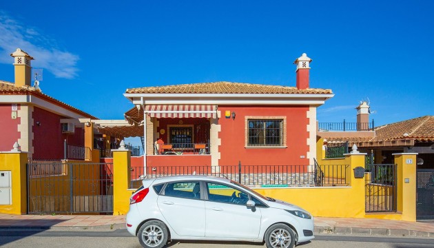 Перепродажа - отдельная вилла - Bigastro