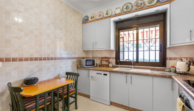 Перепродажа - отдельная вилла - Bigastro