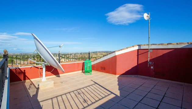 Перепродажа - отдельная вилла - Bigastro