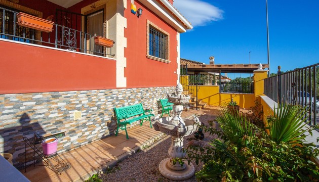 Перепродажа - отдельная вилла - Bigastro