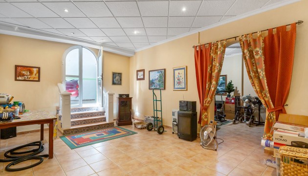 Перепродажа - отдельная вилла - Bigastro