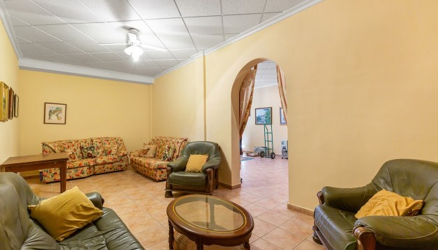 Перепродажа - отдельная вилла - Bigastro