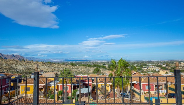 Перепродажа - отдельная вилла - Bigastro