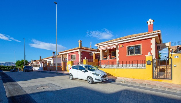 Перепродажа - отдельная вилла - Bigastro