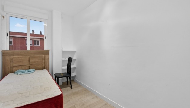 Resale - Apartment - Alicante