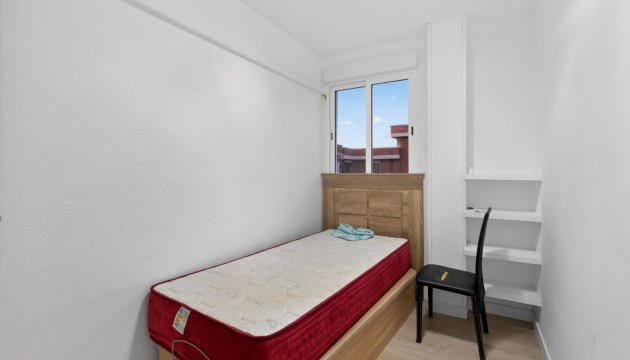 Resale - Apartment - Alicante