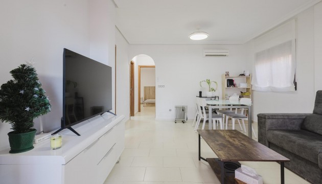 Перепродажа - отдельная вилла - Torrevieja - Nueva Torrevieja - Aguas Nuevas