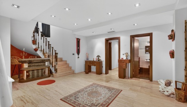 Odsprzedaż - Detached Villa - Santa Pola