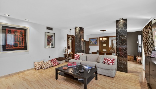 Odsprzedaż - Detached Villa - Santa Pola