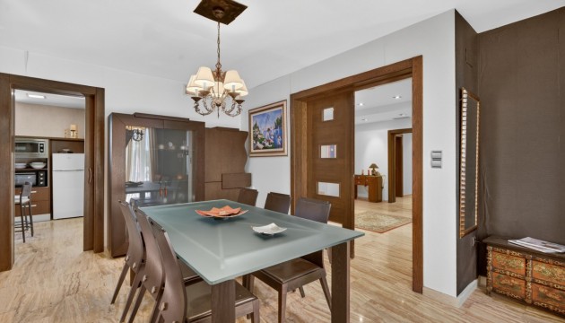 Odsprzedaż - Detached Villa - Santa Pola