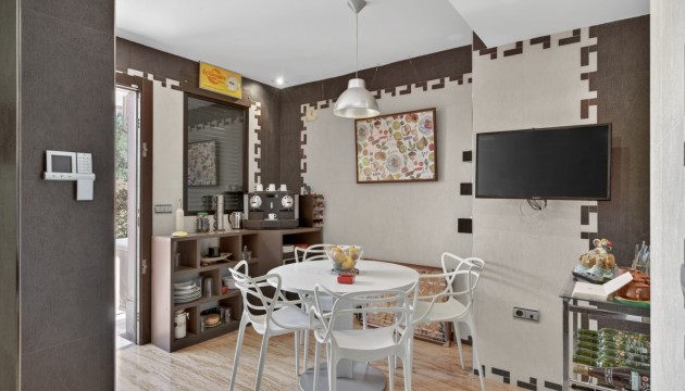 Odsprzedaż - Detached Villa - Santa Pola