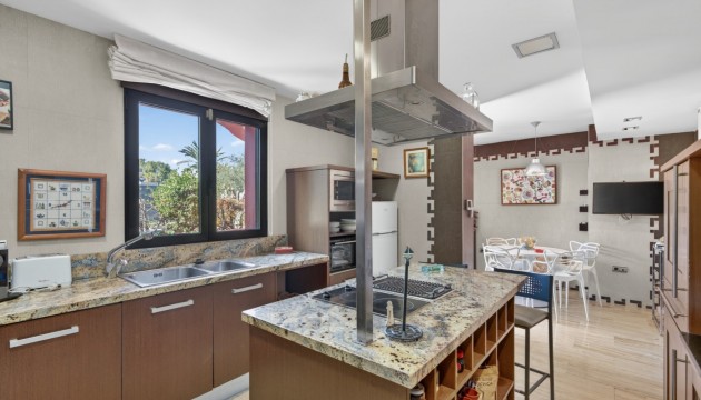 Odsprzedaż - Detached Villa - Santa Pola