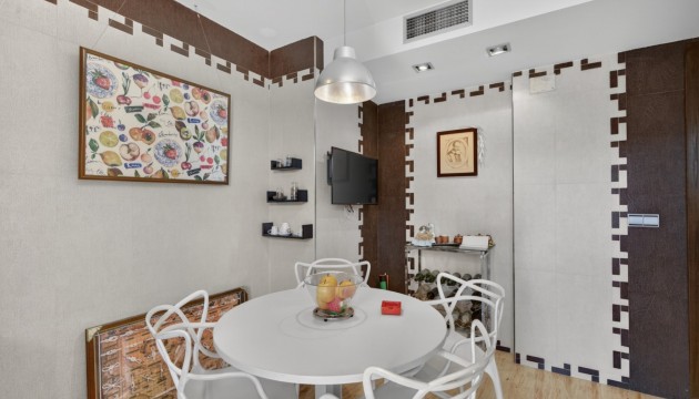 Odsprzedaż - Detached Villa - Santa Pola