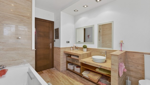 Odsprzedaż - Detached Villa - Santa Pola