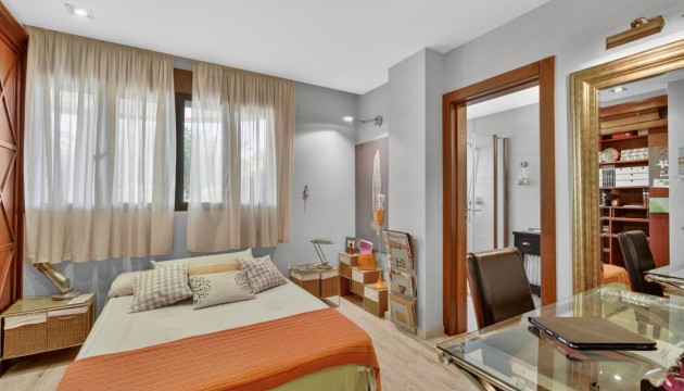 Odsprzedaż - Detached Villa - Santa Pola