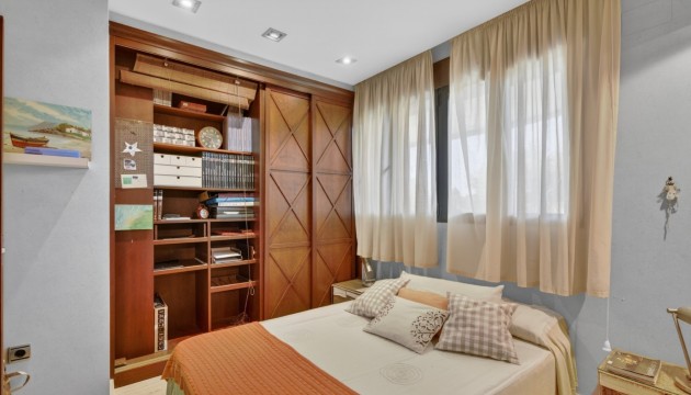 Odsprzedaż - Detached Villa - Santa Pola