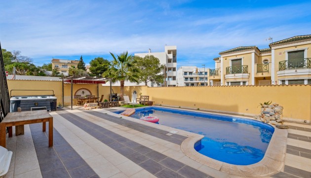 Перепродажа - отдельная вилла - Orihuela Costa - Castillo de Don Juan