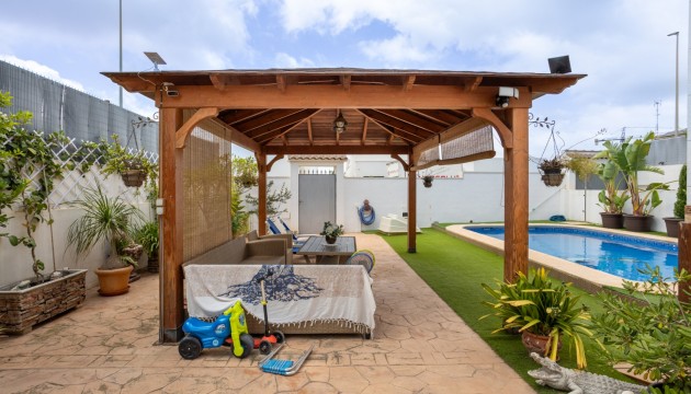 Reventa - Chalet Independiente - Los Montesinos