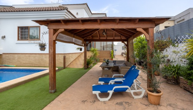 Reventa - Chalet Independiente - Los Montesinos