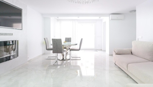 Перепродажа - Таунхаус - Torrevieja - Punta Prima