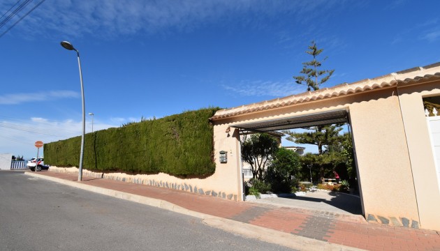 Перепродажа - отдельная вилла - Orihuela Costa - Los Balcones