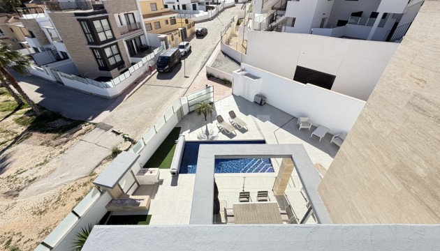 Перепродажа - отдельная вилла - Orihuela Costa - Villamartín