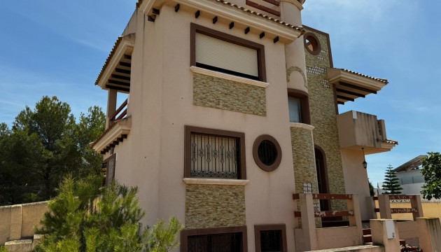 Перепродажа - отдельная вилла - Orihuela Costa - Villamartín